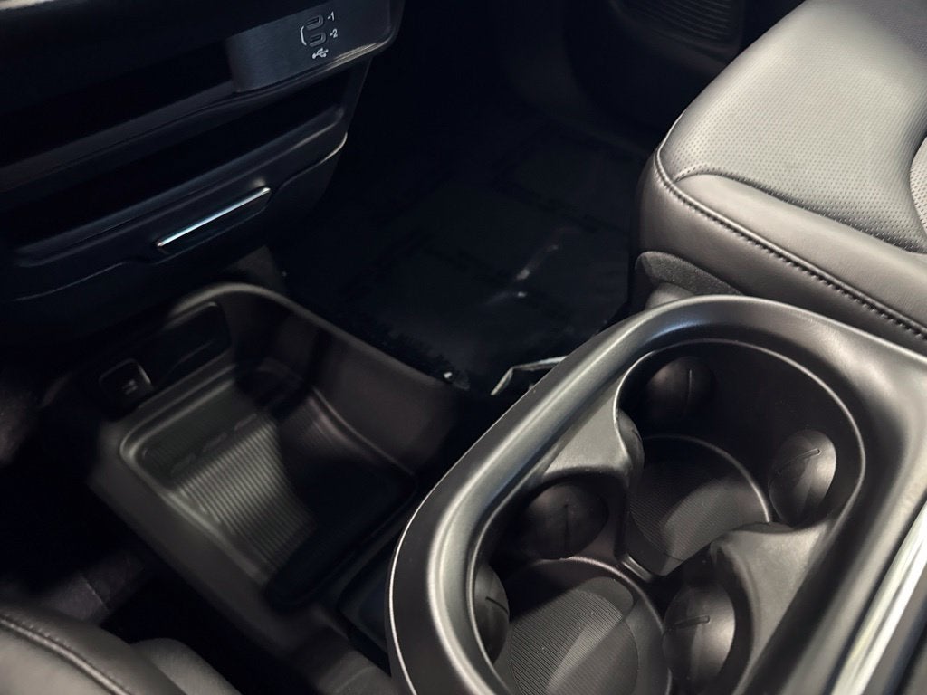 2027 Chrysler Pacifica PACIFICA SELECT AWD