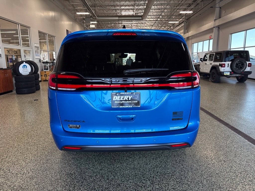 2027 Chrysler Pacifica PACIFICA SELECT AWD