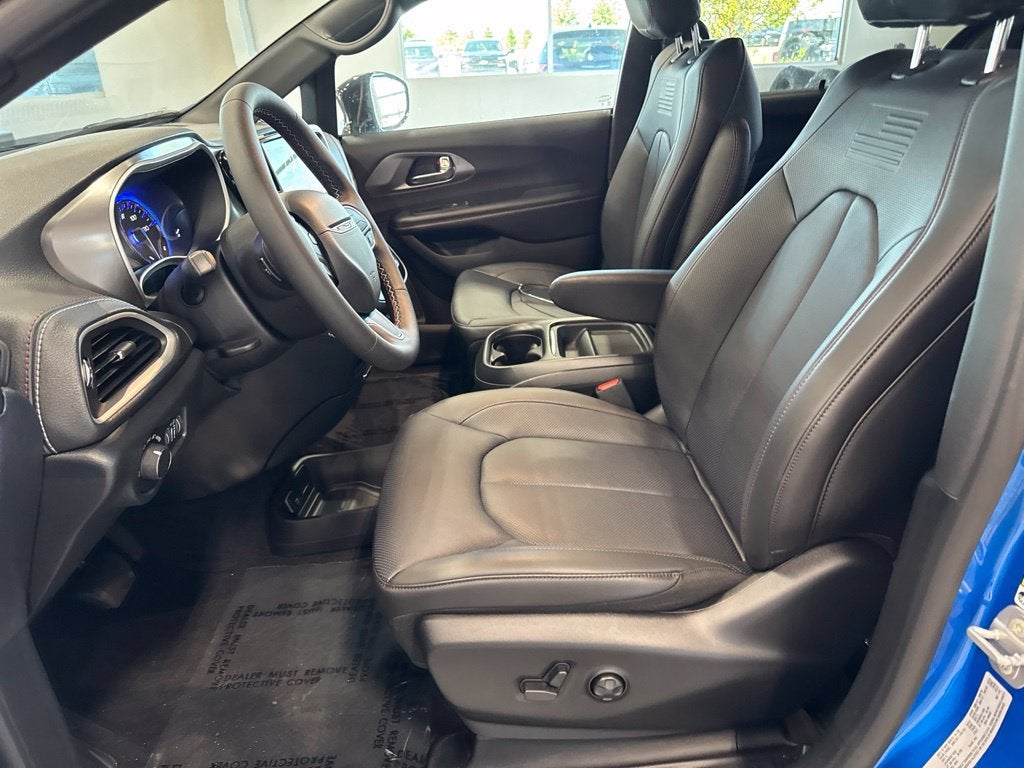 2027 Chrysler Pacifica PACIFICA SELECT AWD
