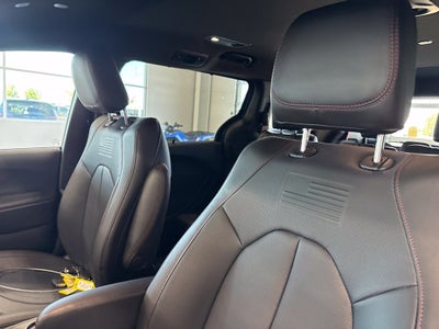 2027 Chrysler Pacifica PACIFICA SELECT AWD