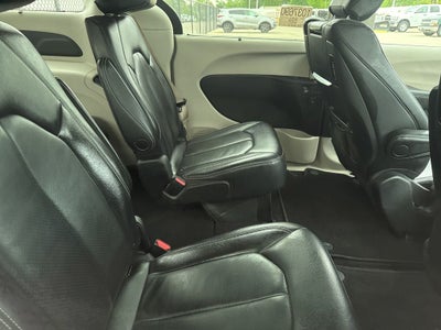 2022 Chrysler Pacifica Touring L AWD