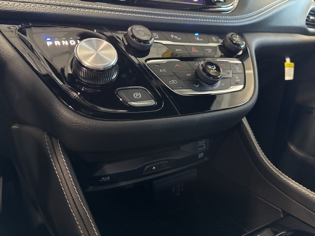 2026 Chrysler Pacifica PACIFICA LIMITED AWD