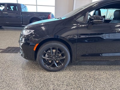 2026 Chrysler Pacifica PACIFICA LIMITED AWD