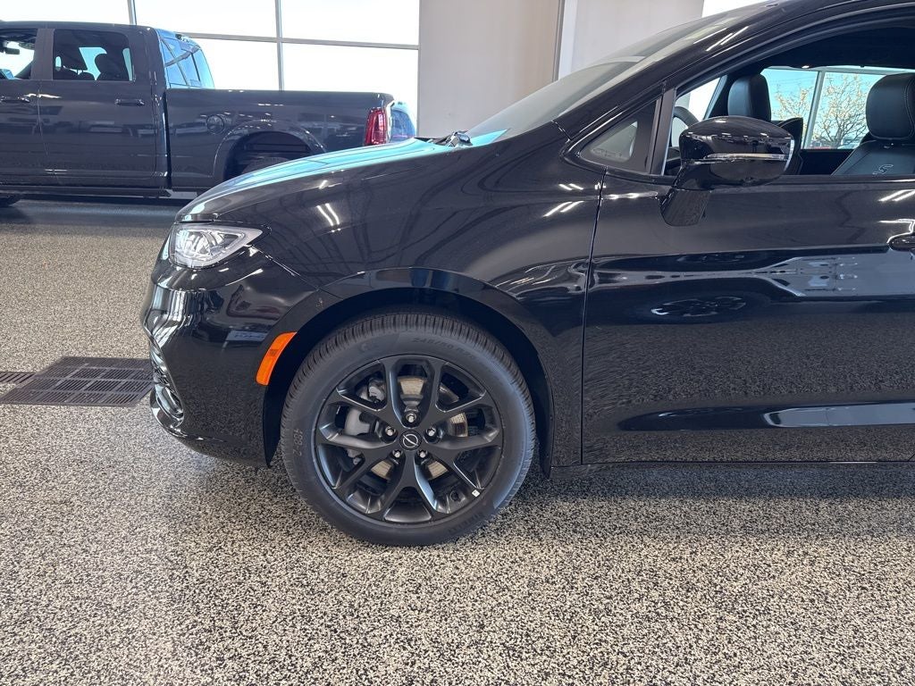 2026 Chrysler Pacifica PACIFICA LIMITED AWD