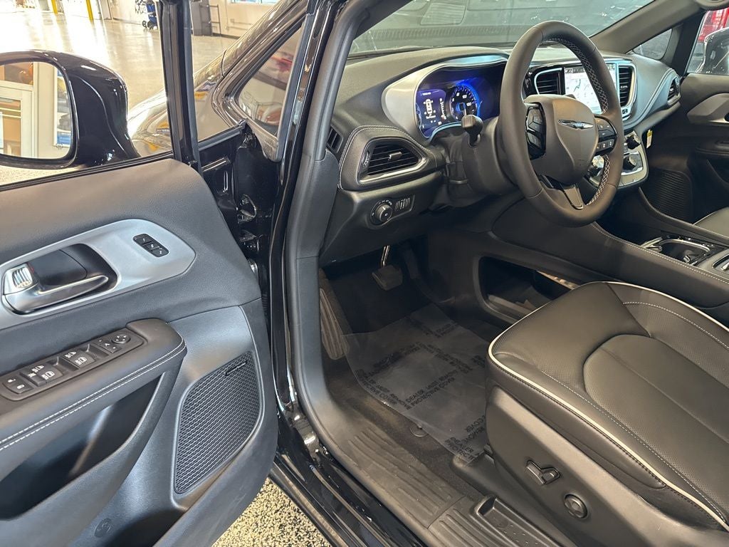 2026 Chrysler Pacifica PACIFICA LIMITED AWD