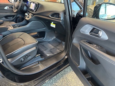 2026 Chrysler Pacifica PACIFICA LIMITED AWD