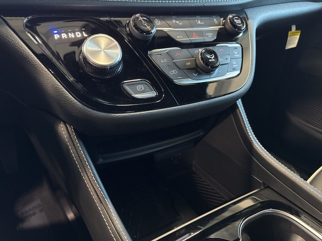 2026 Chrysler Pacifica PACIFICA LIMITED AWD