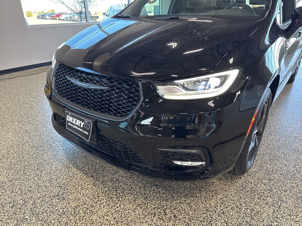 2026 Chrysler Pacifica PACIFICA LIMITED AWD