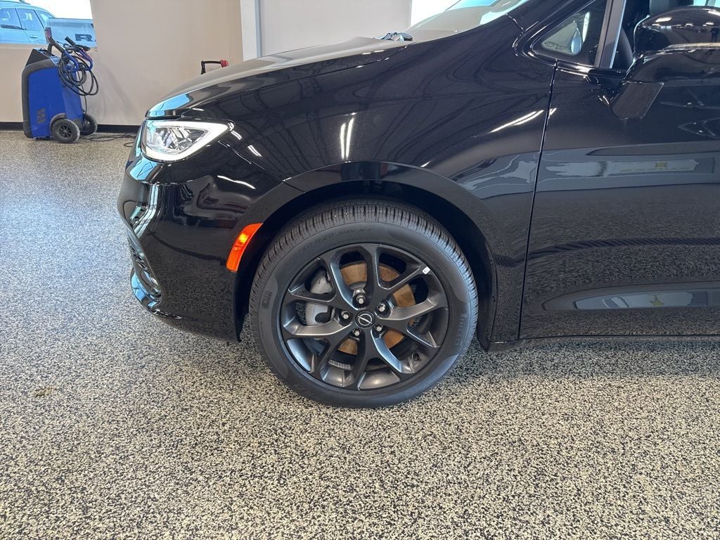 2026 Chrysler Pacifica PACIFICA LIMITED AWD