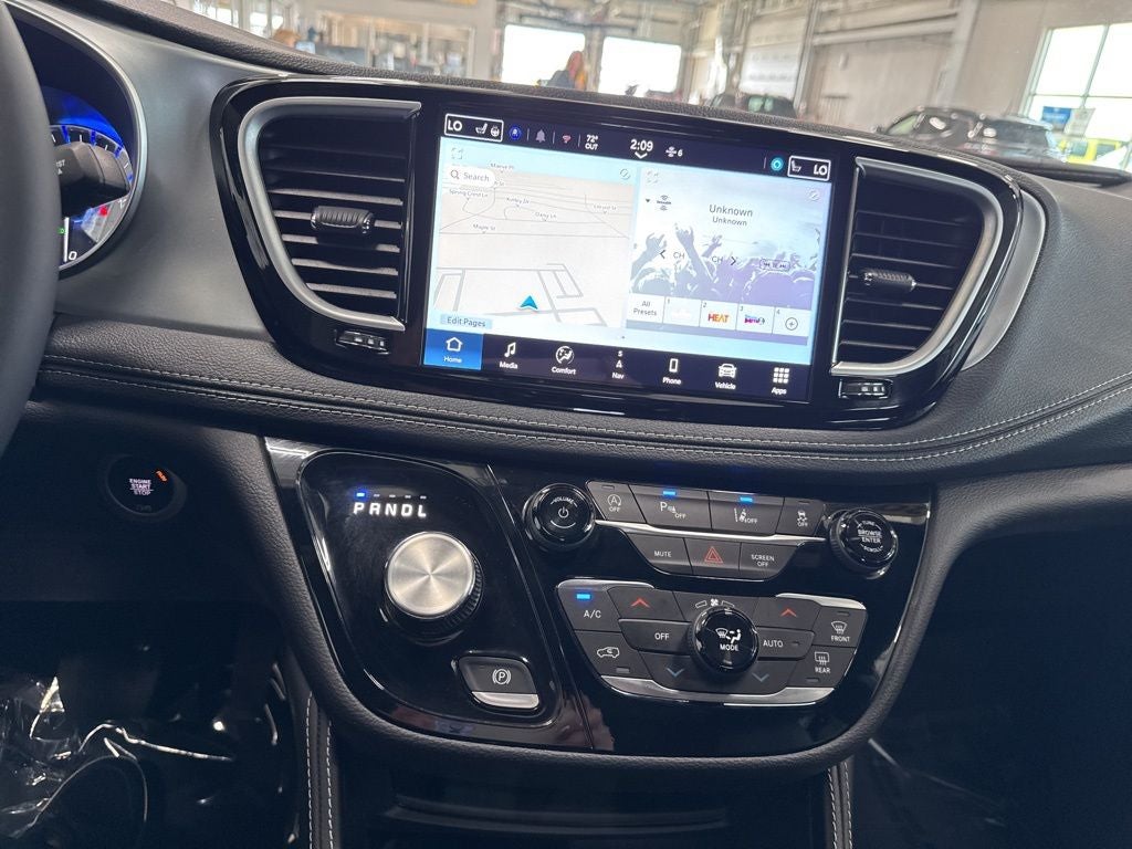 2026 Chrysler Pacifica PACIFICA LIMITED AWD