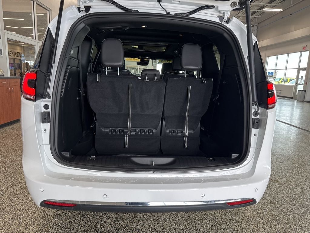 2026 Chrysler Pacifica PACIFICA LIMITED AWD