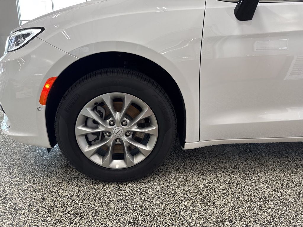 2026 Chrysler Pacifica PACIFICA LIMITED AWD