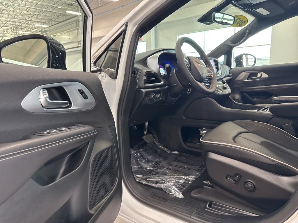 2026 Chrysler Pacifica PACIFICA LIMITED AWD