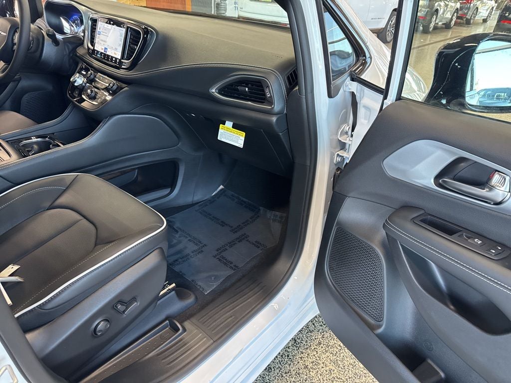 2026 Chrysler Pacifica PACIFICA LIMITED AWD