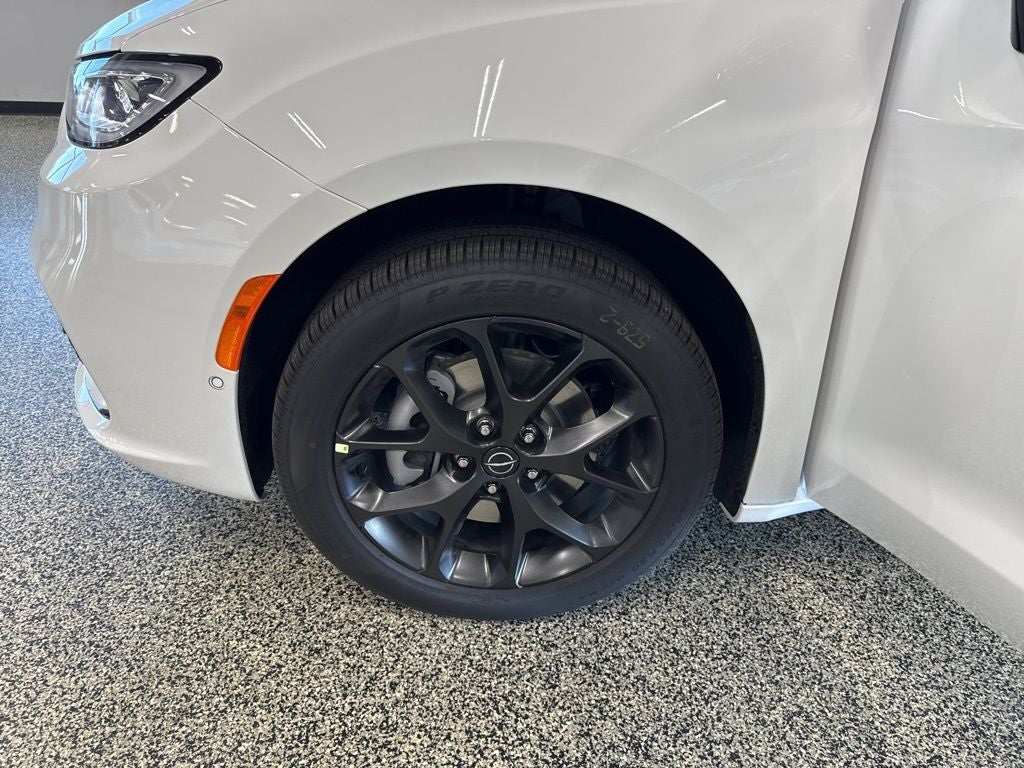 2026 Chrysler Pacifica PACIFICA LIMITED AWD