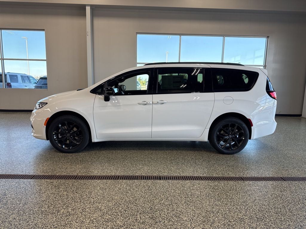 2026 Chrysler Pacifica PACIFICA LIMITED AWD