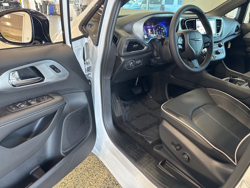 2026 Chrysler Pacifica PACIFICA LIMITED AWD
