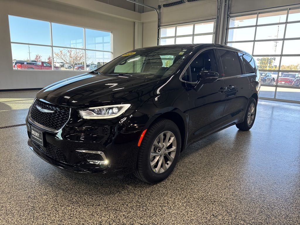 2026 Chrysler Pacifica PACIFICA LIMITED AWD