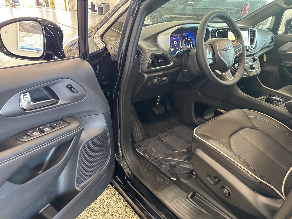 2026 Chrysler Pacifica PACIFICA LIMITED AWD