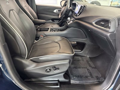 2025 Chrysler Pacifica Limited AWD