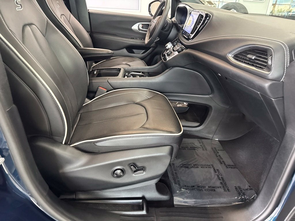 2025 Chrysler Pacifica Limited AWD