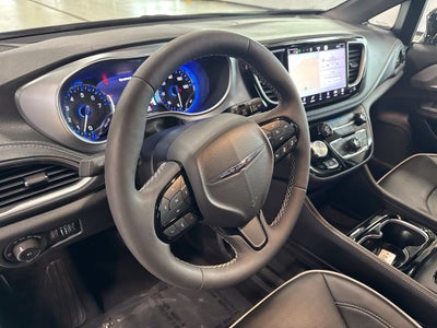 2025 Chrysler Pacifica Limited AWD