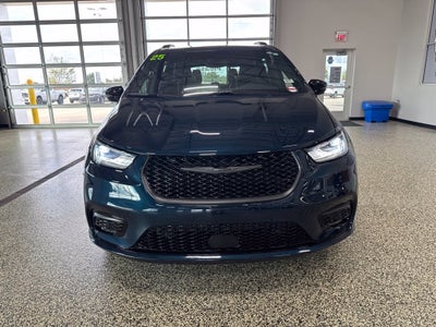 2025 Chrysler Pacifica Limited AWD