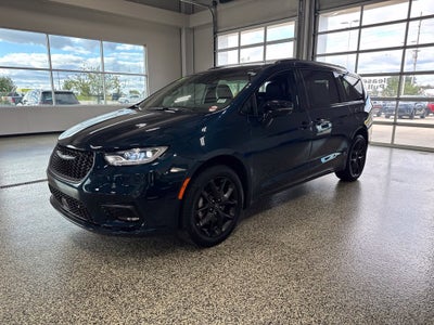 2025 Chrysler Pacifica Limited AWD