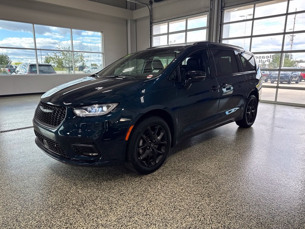 2025 Chrysler Pacifica Limited AWD