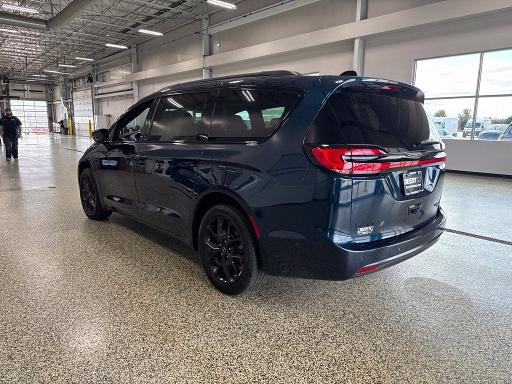 2025 Chrysler Pacifica Limited AWD