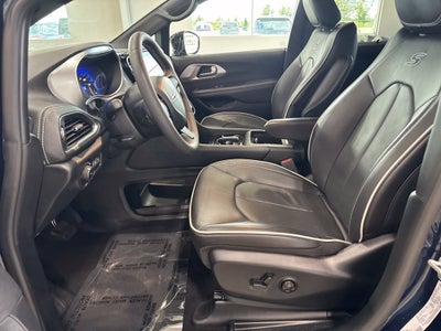2025 Chrysler Pacifica Limited AWD