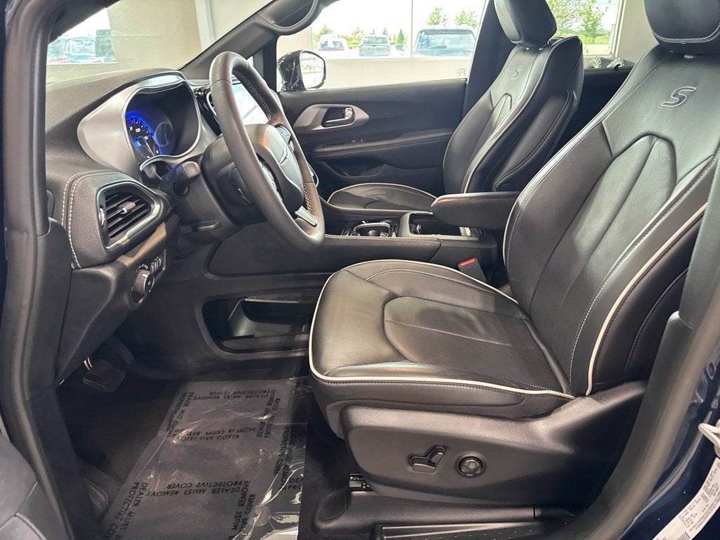 2025 Chrysler Pacifica Limited AWD