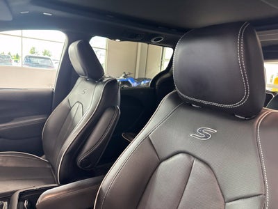 2025 Chrysler Pacifica Limited AWD