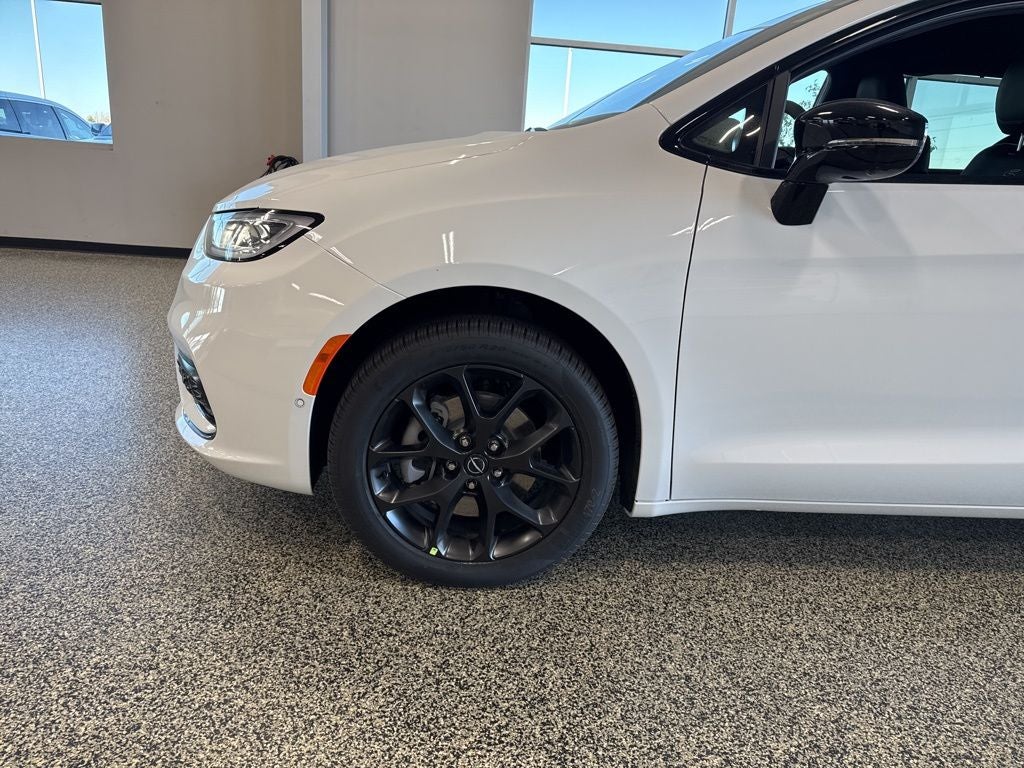 2026 Chrysler Pacifica PACIFICA LIMITED AWD