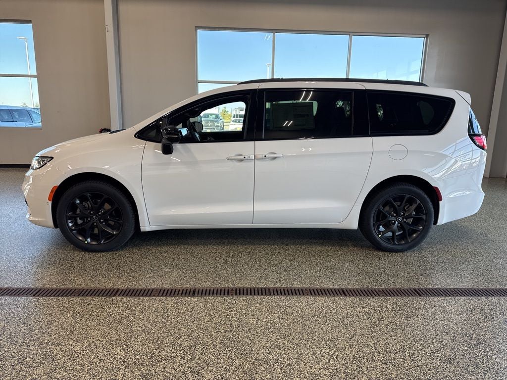 2026 Chrysler Pacifica PACIFICA LIMITED AWD