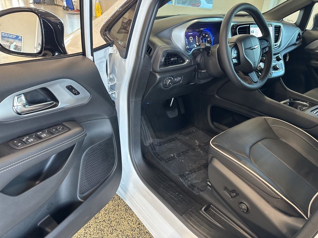 2026 Chrysler Pacifica PACIFICA LIMITED AWD