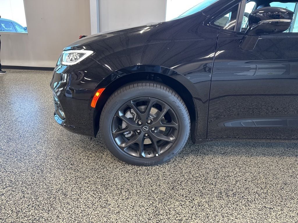 2026 Chrysler Pacifica PACIFICA LIMITED AWD