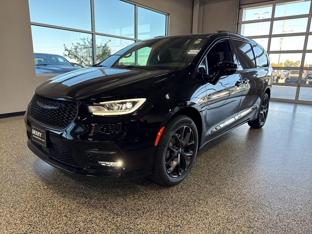 2026 Chrysler Pacifica PACIFICA LIMITED AWD