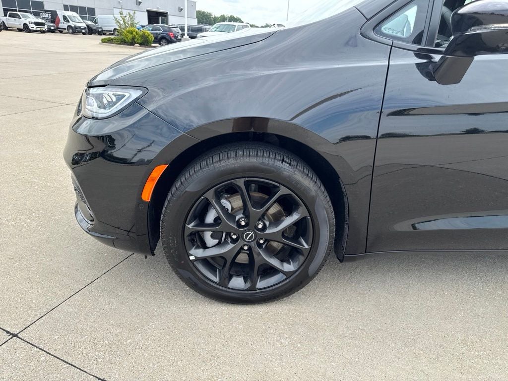 2026 Chrysler Pacifica PACIFICA LIMITED AWD