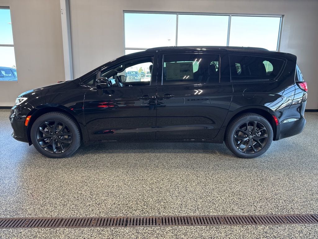 2026 Chrysler Pacifica PACIFICA LIMITED AWD