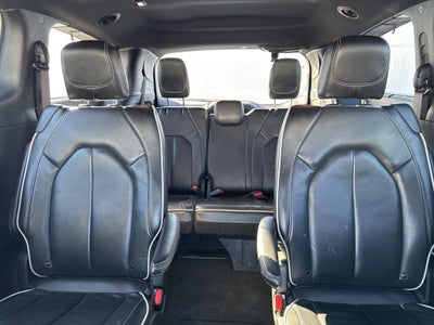 2022 Chrysler Pacifica Limited AWD
