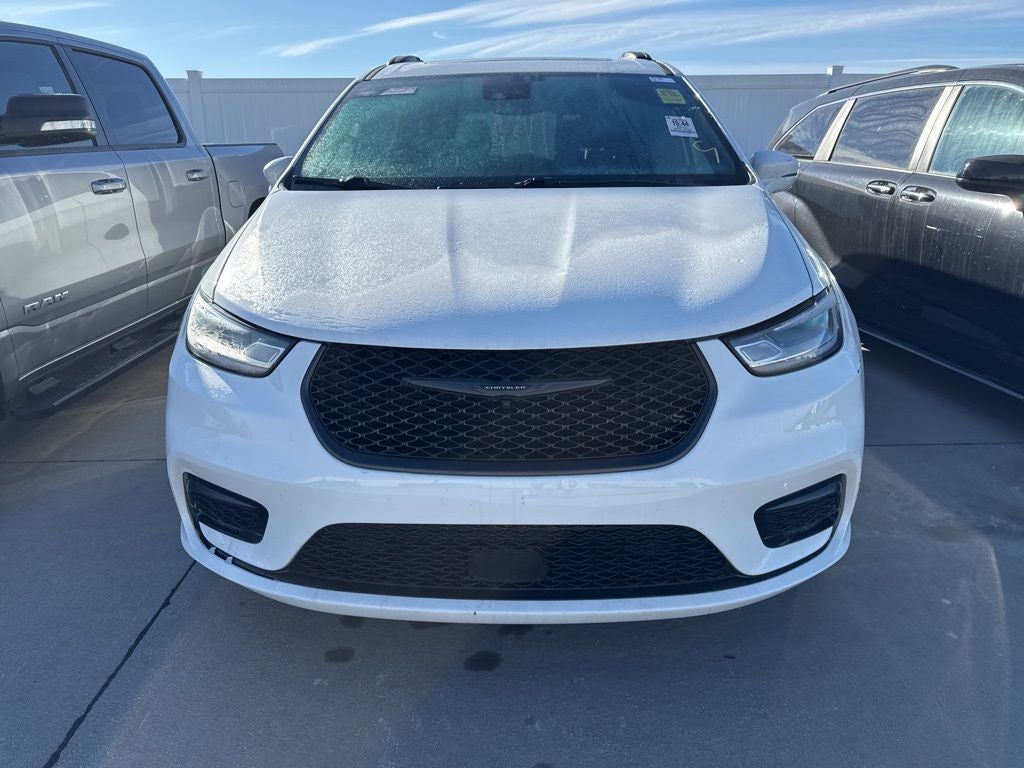 2022 Chrysler Pacifica Limited AWD