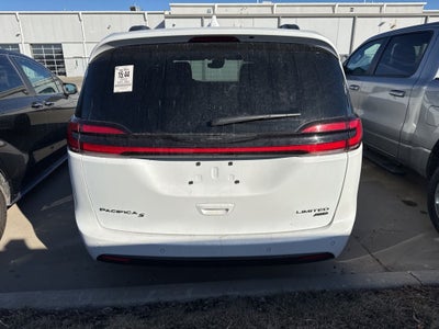 2022 Chrysler Pacifica Limited AWD