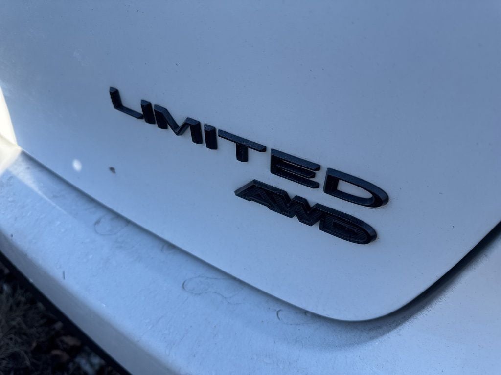 2022 Chrysler Pacifica Limited AWD