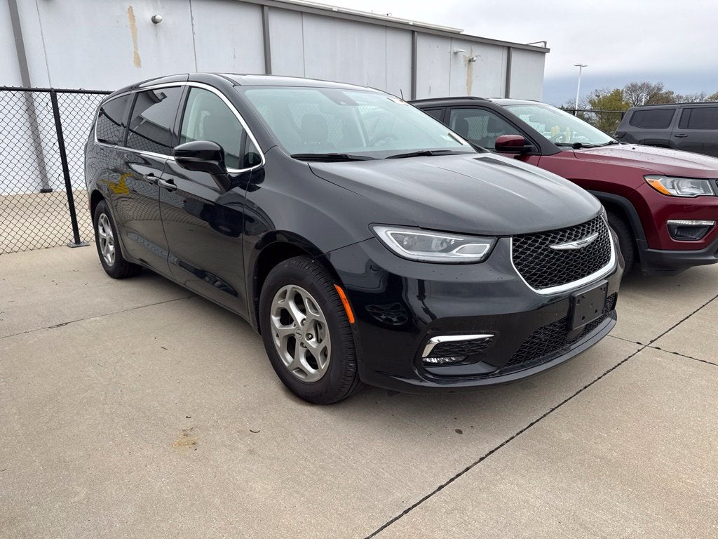 2024 Chrysler Pacifica Limited AWD