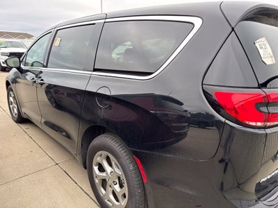 2024 Chrysler Pacifica Limited AWD