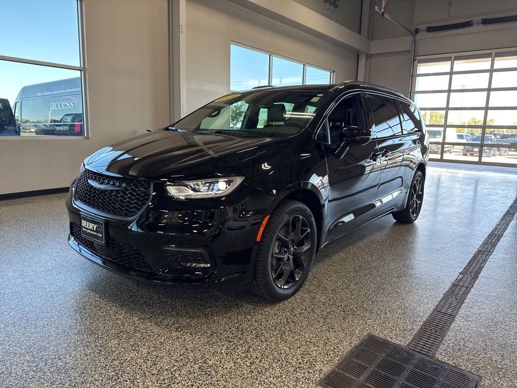 2026 Chrysler Pacifica PACIFICA LIMITED AWD