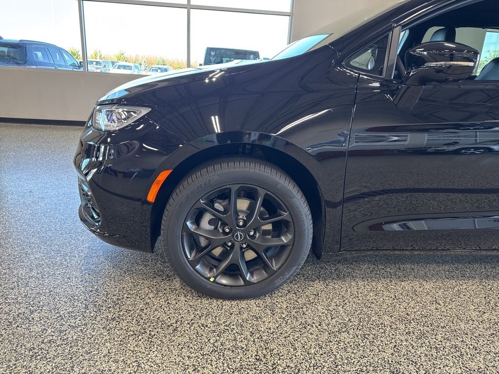 2026 Chrysler Pacifica PACIFICA LIMITED AWD