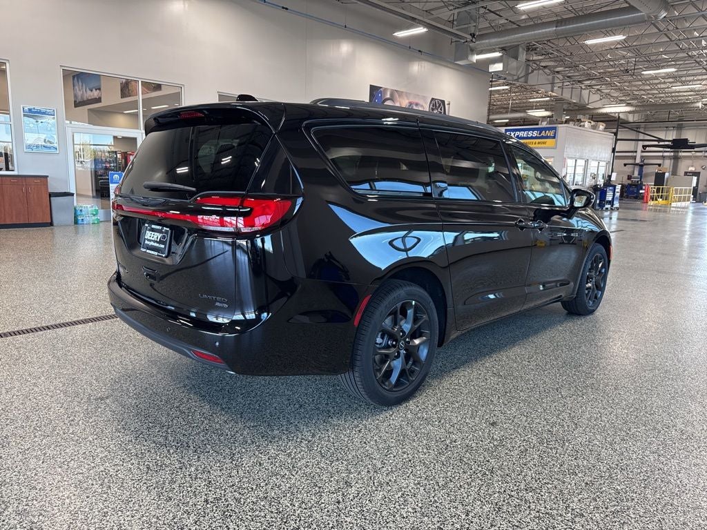 2026 Chrysler Pacifica PACIFICA LIMITED AWD