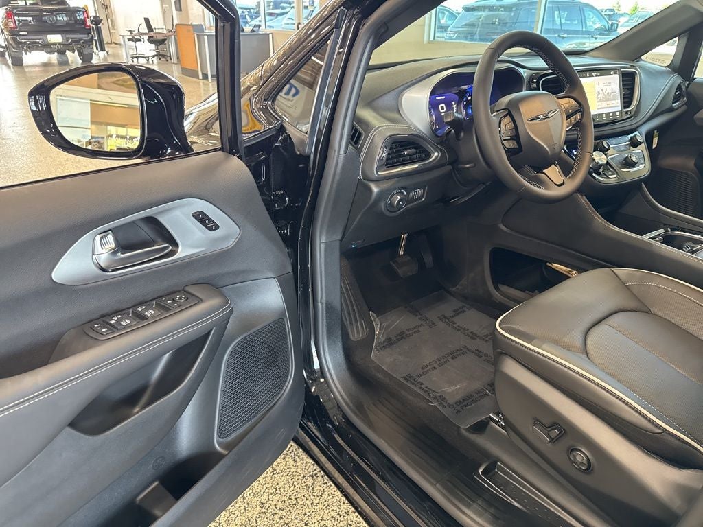 2026 Chrysler Pacifica PACIFICA LIMITED AWD